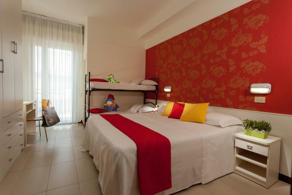 Hotel Konrad Marebello Dış mekan fotoğraf