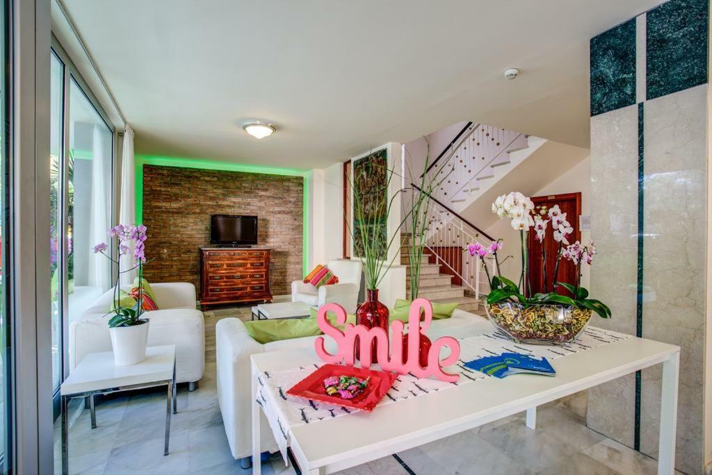 Hotel Konrad Marebello Dış mekan fotoğraf
