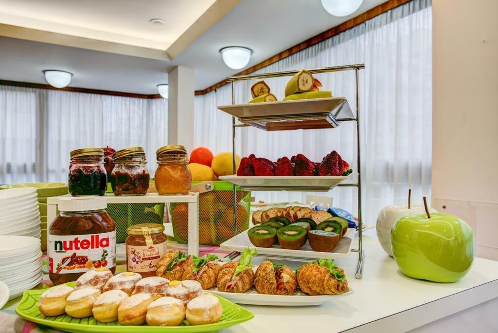 Hotel Konrad Marebello Dış mekan fotoğraf